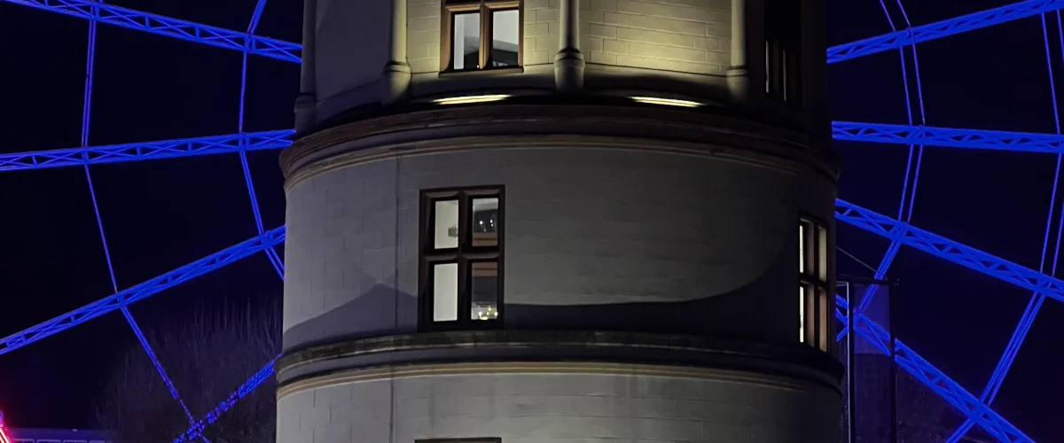 Mehr als nur eine Fahrt: Die Spezial-Pakete im Düsseldorfer Riesenrad (Frühstück, Wein & VIP)